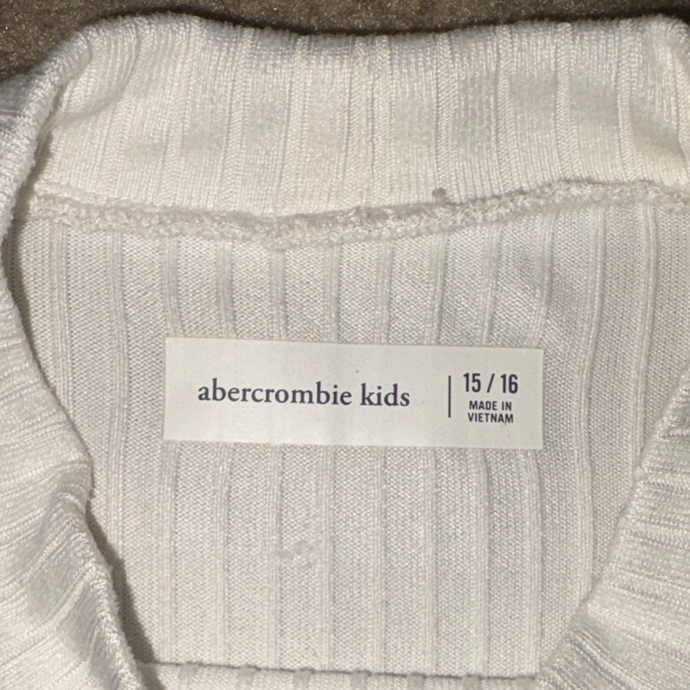 abercrombie kids White Ribbed Crewneck Top - Picture 2 of 4